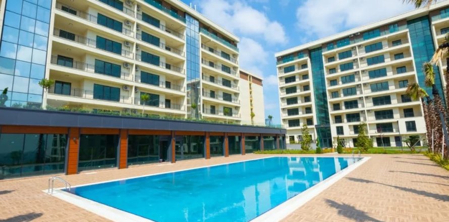 2+1 Apartment in Bueyuekcekmece, Istanbul, Turkey No. 221656