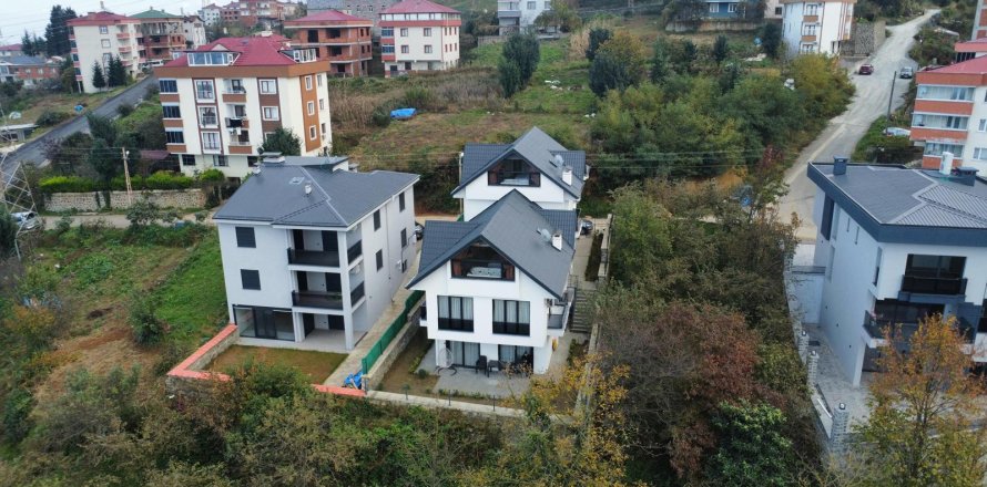 5+1 Villa i Trabzon, Tyrkia Nr. 228590