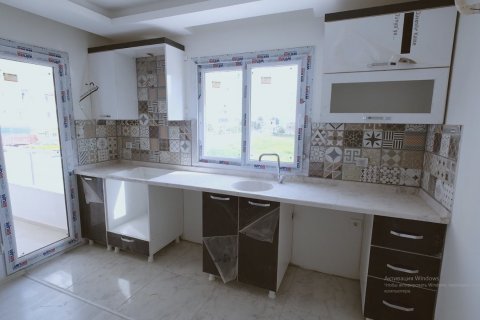 1+1 Lägenhet i Mersin, Turkiet Nr. 140895 - 2