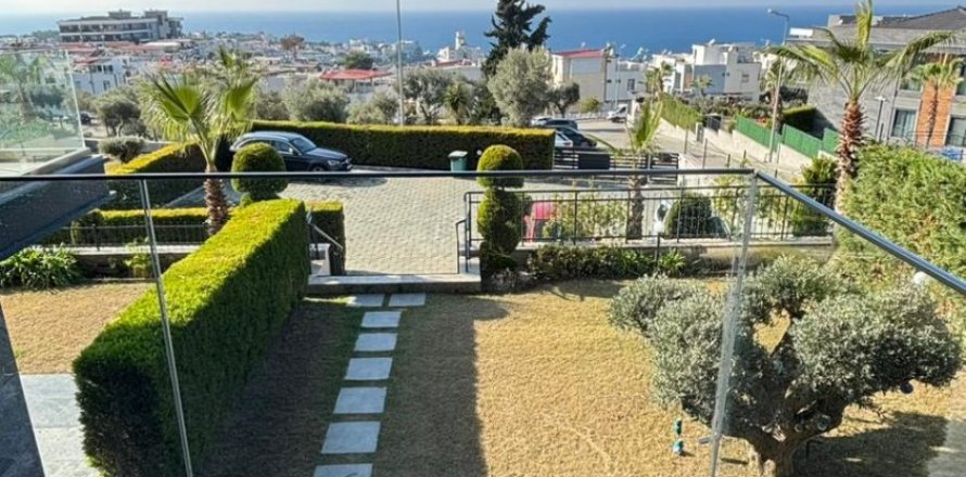 Daire  2+1  Kuşadası, Aydın, Türkiye №215765