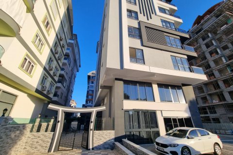 1+1 Apartment  in Mahmutlar, Antalya, Turkey No. 138767