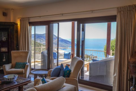 5+1 Villa  in Kalkan, Antalya, Turkey No. 228973