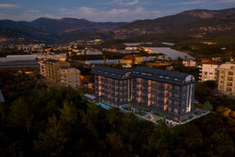 2+1 Lägenhet i Oba, Antalya, Turkiet Nr. 98610 - 9