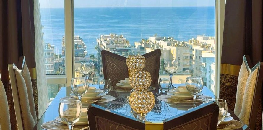 3+1 Lejlighed  i Mahmutlar, Antalya, Tyrkiet Nr. 227257