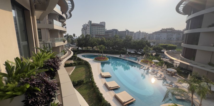Daire  1+1  Oba, Antalya, Türkiye №228888