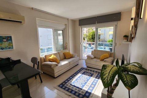 Daire  1+1  Oba, Antalya, Türkiye №221885