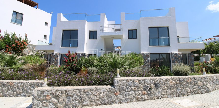 2+1 Lägenhet  i Girne,  Nr. 237955