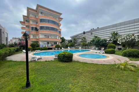 2+1 Lägenhet i Oba, Antalya, Turkiet Nr. 227200