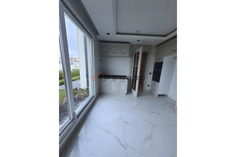 ویلا در  Beylikduezue ، ترکیه 8 خوابه ، 350 متر مربع.  شماره 225314 - 5