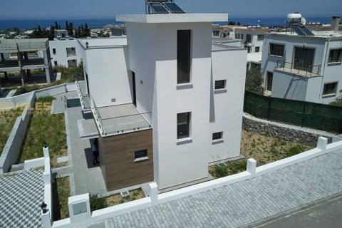 4+1 Villa  i Alsancak, Girne,  Nr. 225326