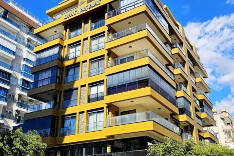 1+1 Apartment  in Mahmutlar, Antalya, Turkey No. 237858