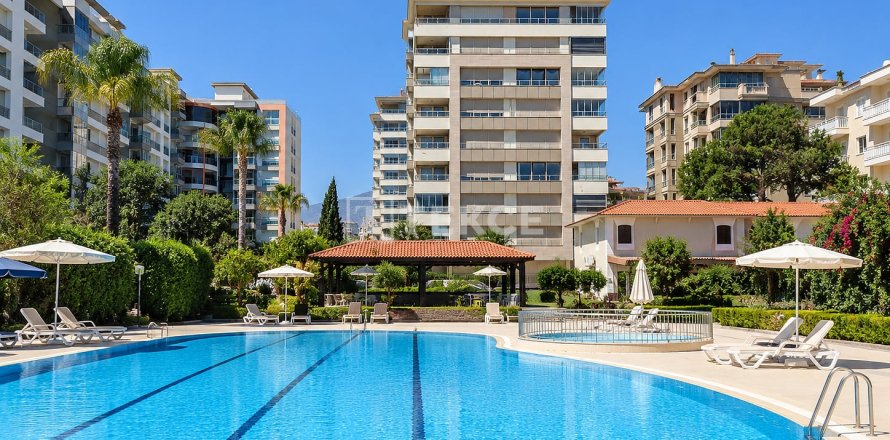 Daire  3+1  Antalya, Türkiye №237952