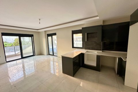 2+1 Apartment  in Mahmutlar, Antalya, Turkey No. 237530