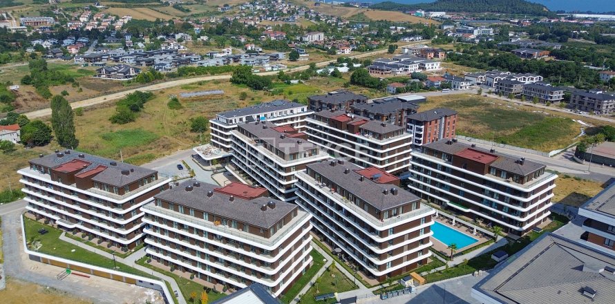 4+1 Apartment in Yalova, Turkey No. 82097