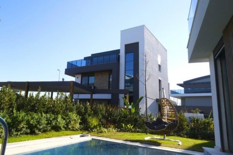4+1 Villa in Antalya, Turkey No. 228731