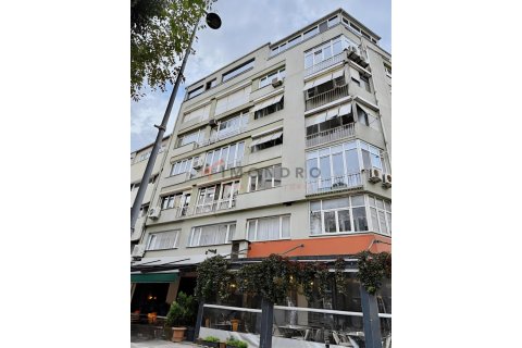 3+1 Apartment  in Besiktas, Istanbul, Turkey No. 215890