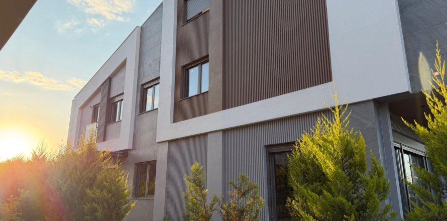 Villa  5+1  Demre, Antalya, Türkiye №232135