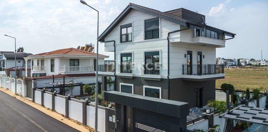 4+1 Villa  i Serik, Antalya, Tyrkiet Nr. 77774
