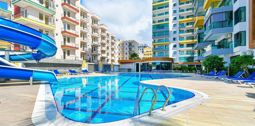 2+1 Lägenhet  i Mahmutlar, Antalya, Turkiet Nr. 227108