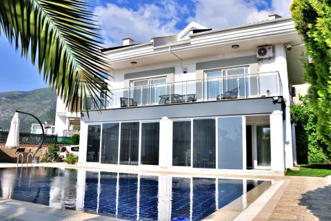 4+1 Apartment  in Avsallar, Antalya, Turkey No. 223982