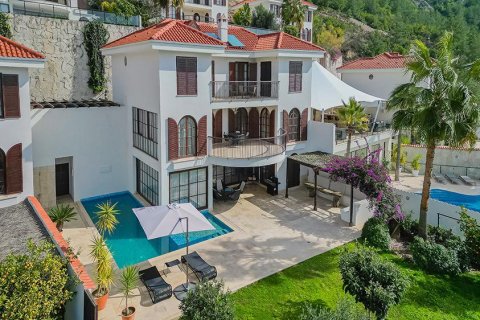 ویلا در  Alanya ، ترکیه 5 خوابه ، 390 متر مربع.  شماره 216452