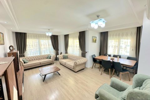 5+1 Apartment  in Mahmutlar, Antalya, Turkey No. 220003