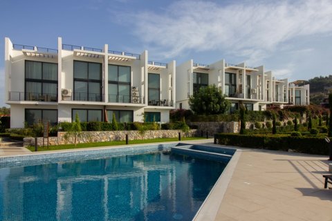 2+1 Apartment  in Girne, Northern Cyprus No. 211829