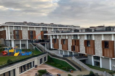 3+1 Apartment  in Üsküdar, Istanbul, Turkey No. 215713