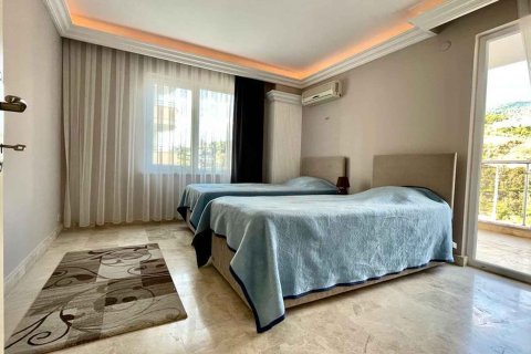 2+1 Apartment  in Cikcilli, Antalya, Turkey No. 216230