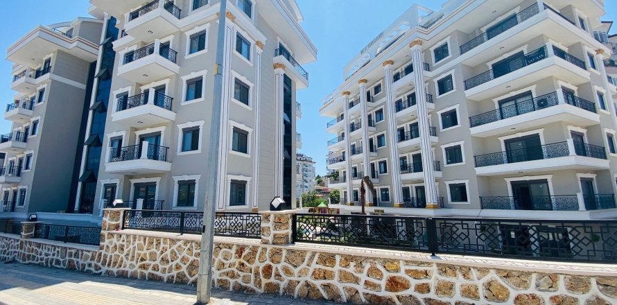 1+1 Lägenhet i Oba, Antalya, Turkiet Nr. 216298