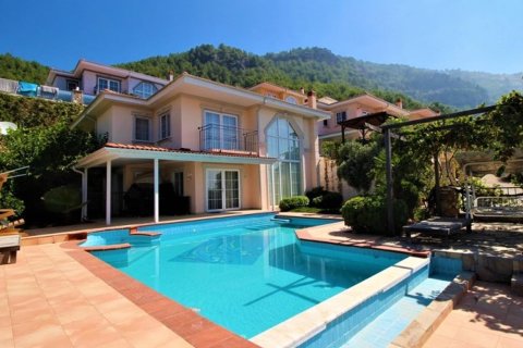 4+1 Villa  in Tepe, Alanya, Antalya, Turkey No. 213573