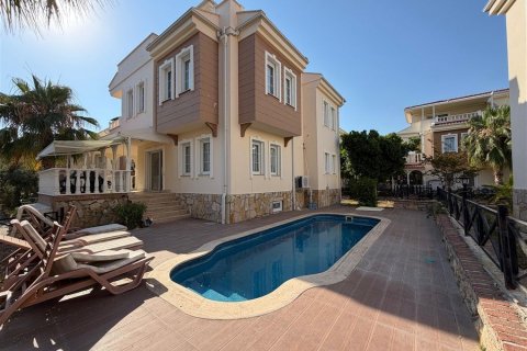 4+1 Villa  in Avsallar, Antalya, Turkey No. 227473