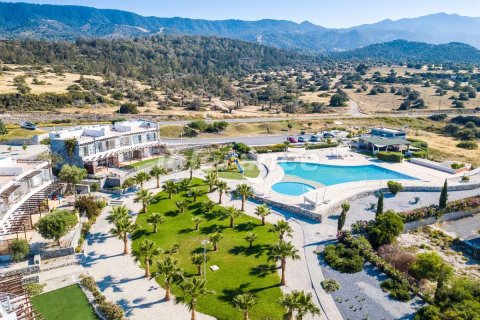 1+1 Apartment in Girne, Northern Cyprus No. 106366