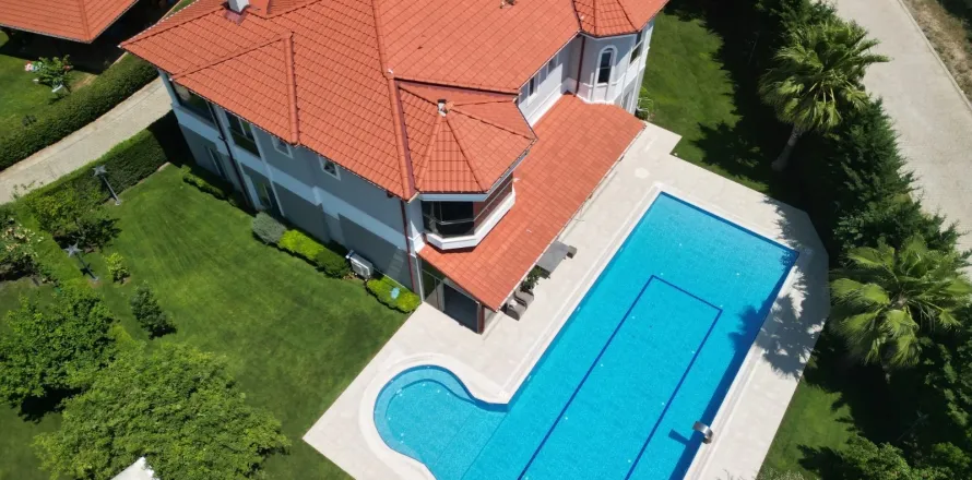 8+1 Apartment  in Mugla, Turkey No. 224082