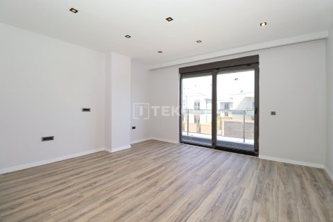 5+1 Villa  i Dosemealti, Antalya, Turkiet Nr. 222168 - 23