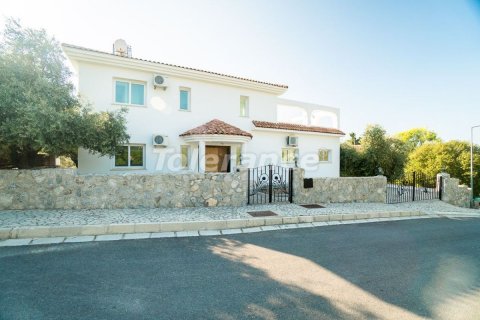 4+1 Villa in Girne, Northern Cyprus No. 106364