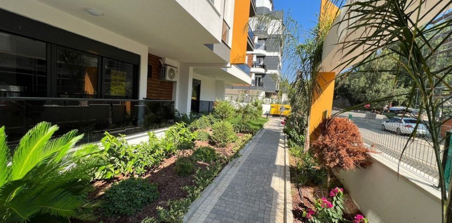 2+1 Apartment in Konyaalti, Antalya, Turkey No. 211695