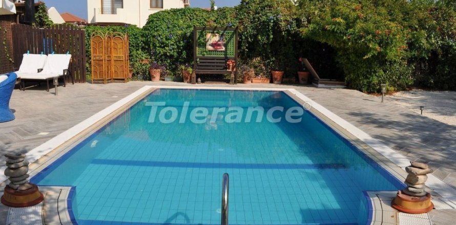 ویلا در  Alsancak ، ترکیه 4 خوابه ، 200 متر مربع.  شماره 140057