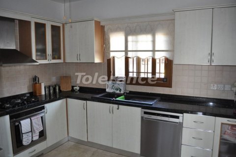 ویلا در  Alsancak ، ترکیه 4 خوابه ، 200 متر مربع.  شماره 140057 - 6