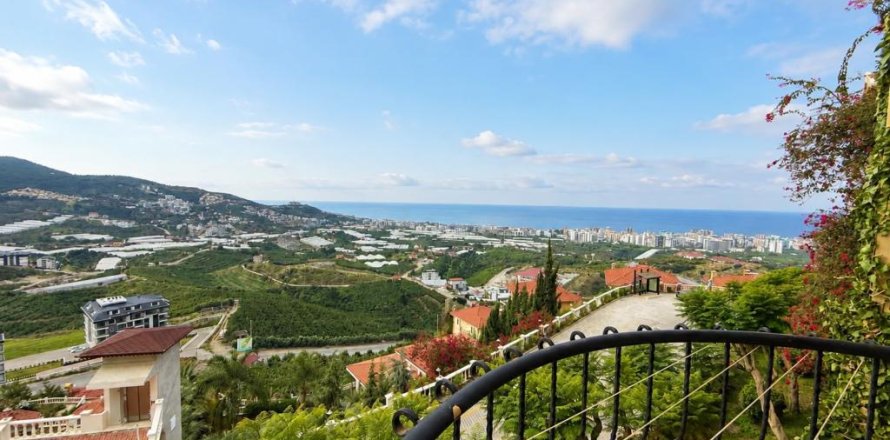 Villa  in Kargicak, Alanya, Antalya, Turkey No. 226063