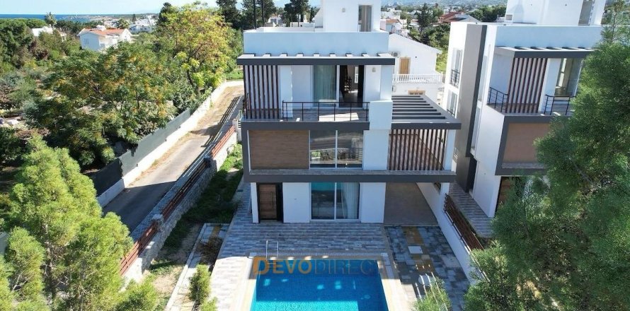 3+1 Villa  in Girne, Northern Cyprus No. 225730