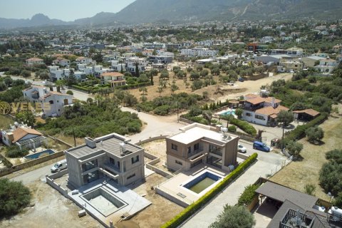 4+1 Villa  in Catalkoy, Girne,  Nr. 214381 - 4
