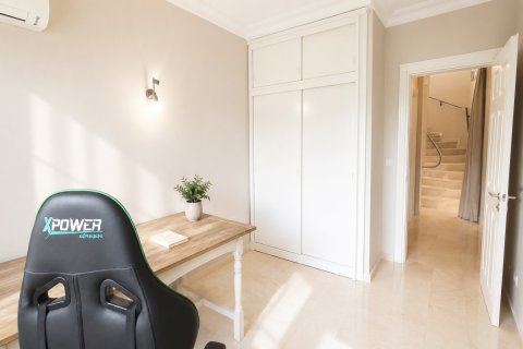 Apartment for sale  in Alanya, Antalya, Turkey, 170m2, No. 227379 – photo 30