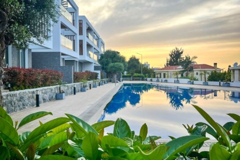 آپارتمان در  Alsancak ، ترکیه 99 متر مربع.  شماره 221225 - 24
