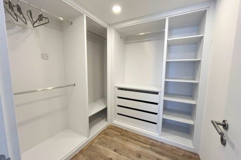 آپارتمان در  Alsancak ، ترکیه 99 متر مربع.  شماره 221225 - 14