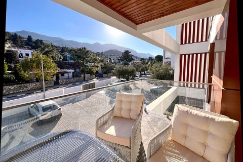 آپارتمان در  Alsancak ، ترکیه 99 متر مربع.  شماره 221225 - 7