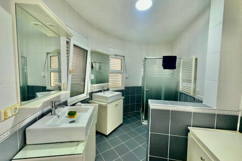 Продажа виллы  в Махмутларе, Анталье, Турция 3+1, 180м2, №217594 – фото 16