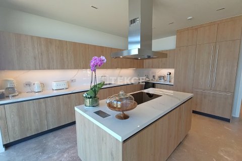 آپارتمان در  Istanbul ، ترکیه 5 خوابه ، 618 متر مربع.  شماره 226749 - 18