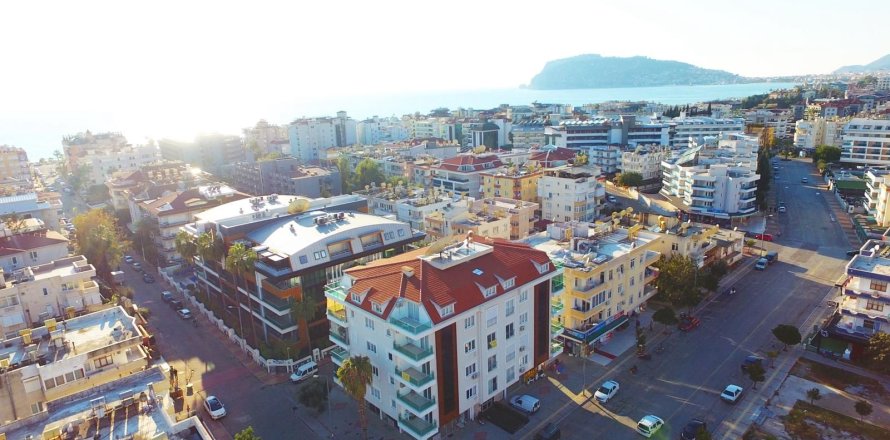 2+1 Apartment  in Oba, Antalya, Turkey No. 226945