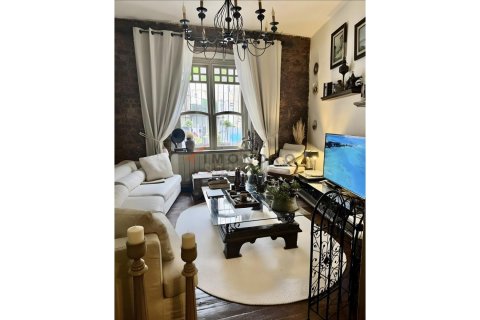 2+1 Lägenhet  i Beyoglu, Istanbul, istanbul, Turkiet Nr. 227286 - 2